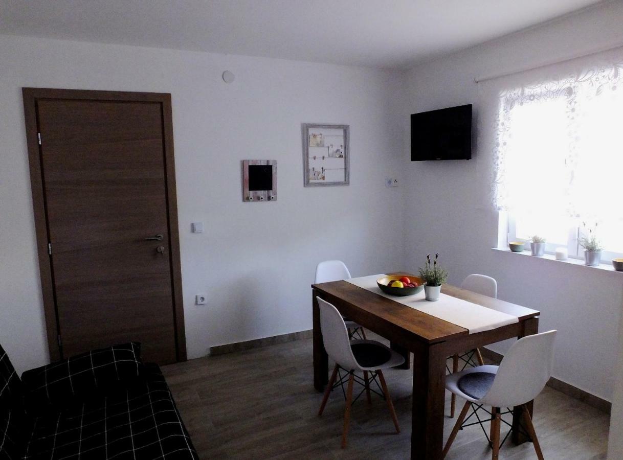 Apartmani Berno Starigrad Paklenica Exteriör bild