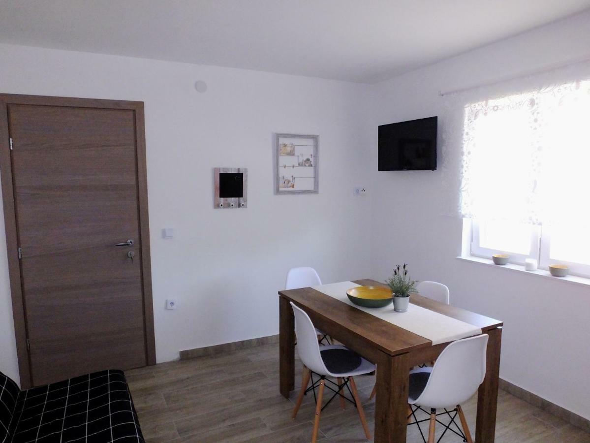 Apartmani Berno Starigrad Paklenica Exteriör bild